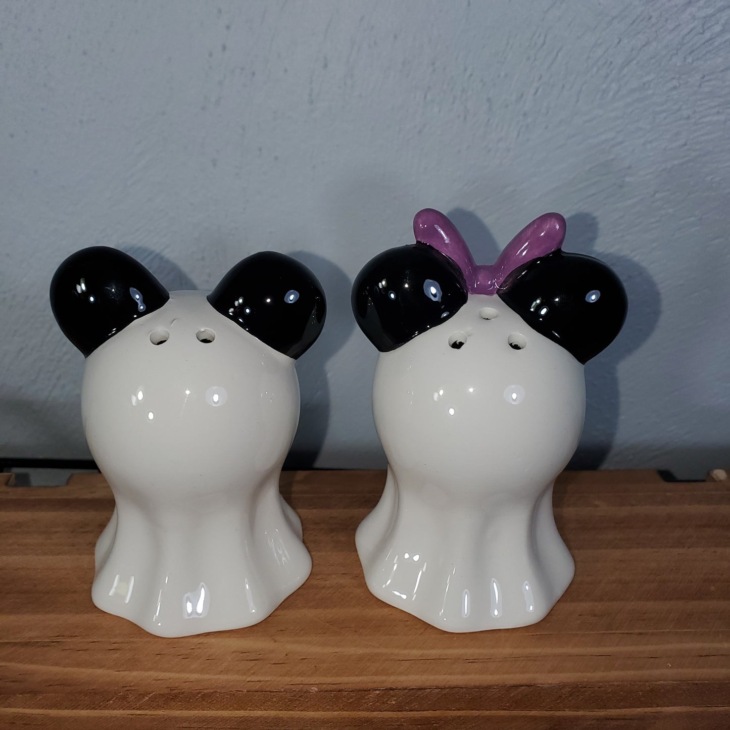 Disney Halloween Mickey and Minnoe Mouse Ghost Salt and Pepper Shakers